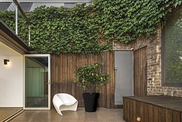 Outdoor patio setting